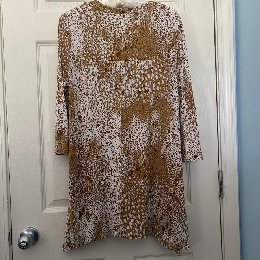 LOGO Lori Goldstein Multi Color Caramel Brown, White Animal Print Tunic Sz L EUC - Picture 6 of 6